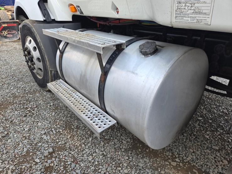 2013-international-prostar-image-19