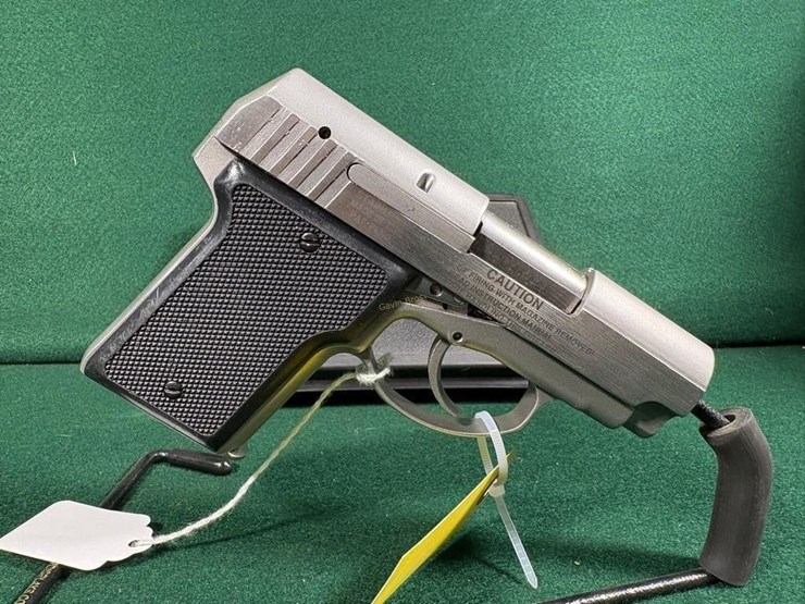 amt-45-acp-"back-up"-pistol-image-3