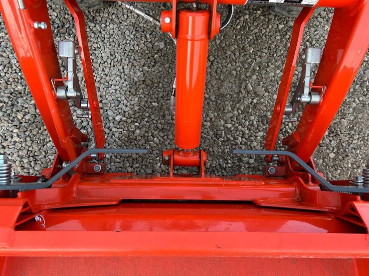 2021-kubota-bx2380-image-10