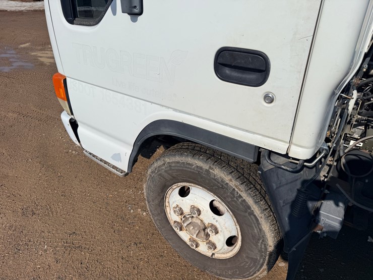 2001-isuzu-npr-image-10