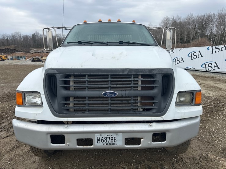 2000-ford-f650-image-8