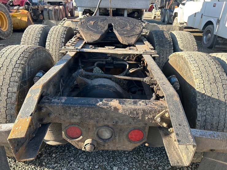 2002-massey-ferguson-8-image-23