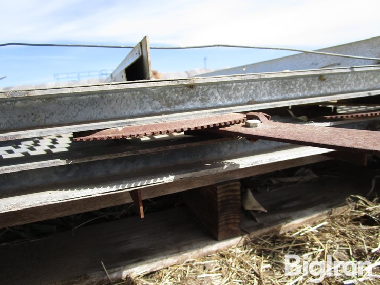 new-holland-tr96-image-19