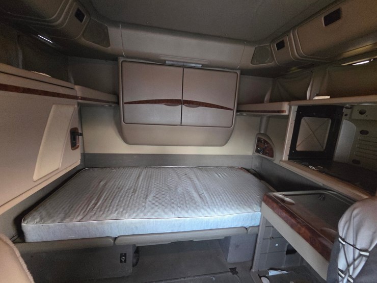 2005-caterpillar-c13-image-57