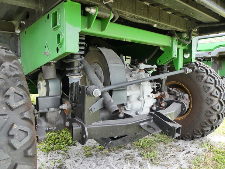 2024-john-deere-tx-4x2-image-7