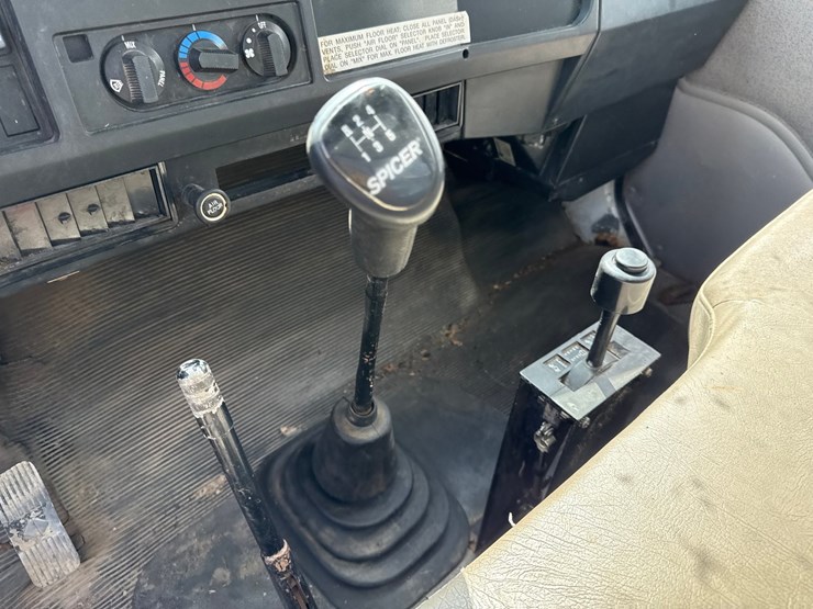 2000-international-4700-image-40