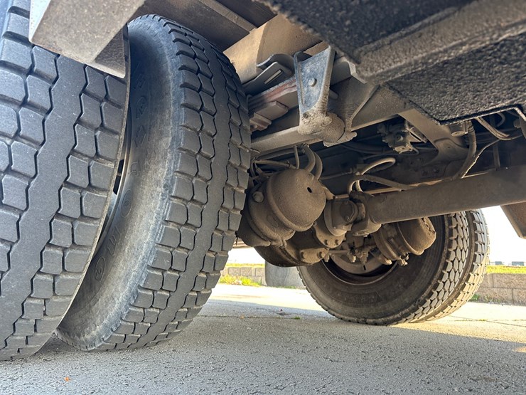 freightliner-fl70-image-62