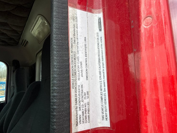 2018-freightliner-122sd-image-83