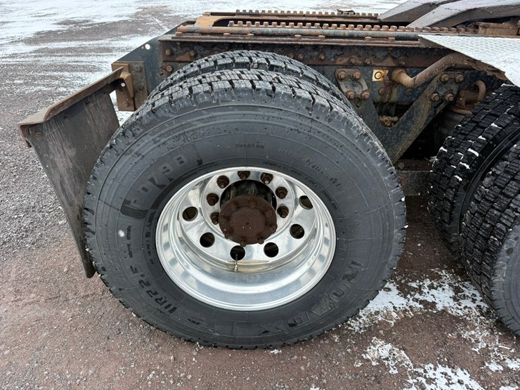 2011-kenworth-t800-image-82