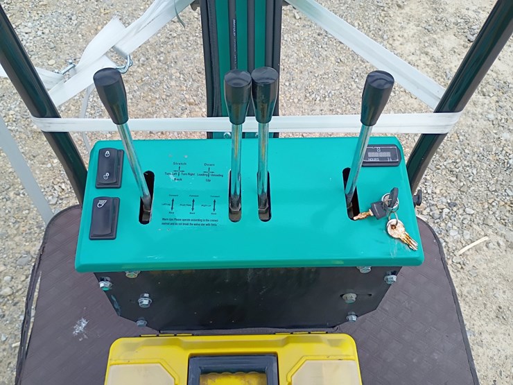 #24179-•-2025-agt-mh12rx-mini-excavator-image-13