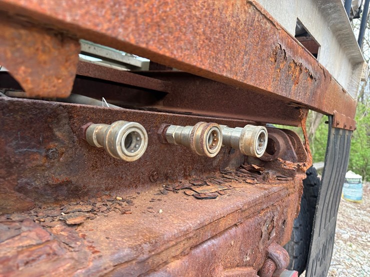 2007-international-7600-image-45