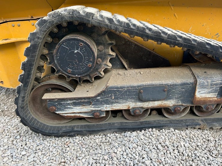 2021-deere-325g-image-13