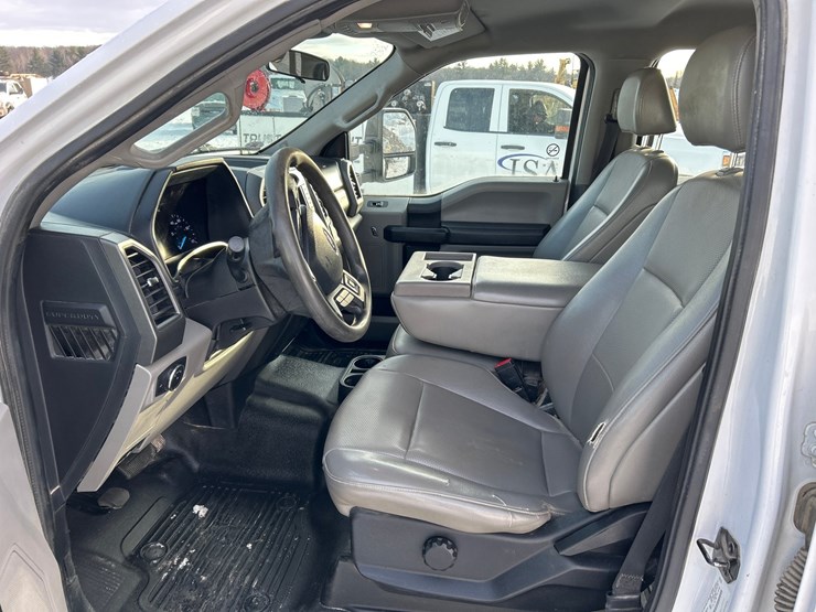 2021-ford-f550-image-70