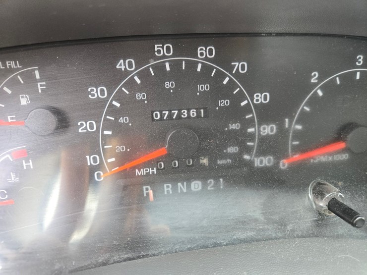 2001-ford-f350-image-43