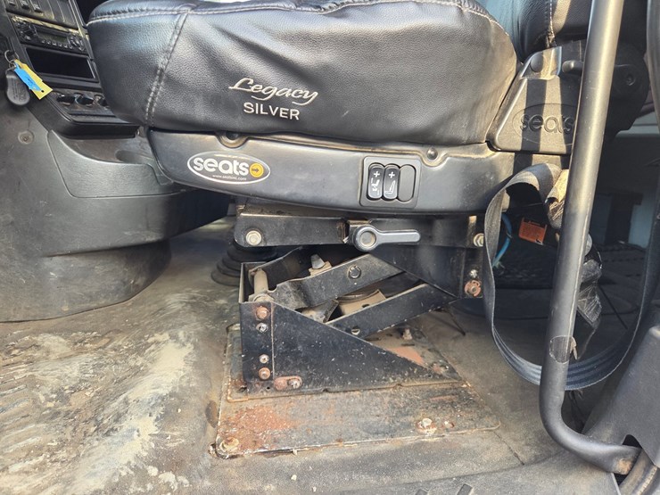 2013-international-prostar-image-73