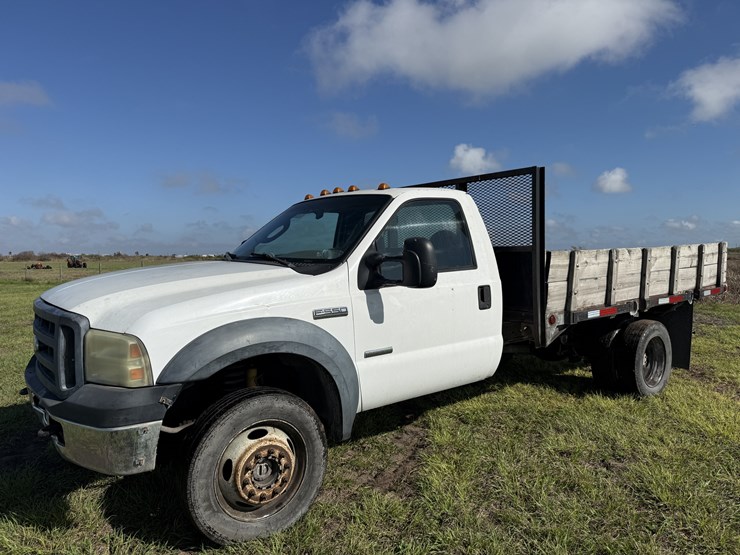 2007-ford-f550-image-1