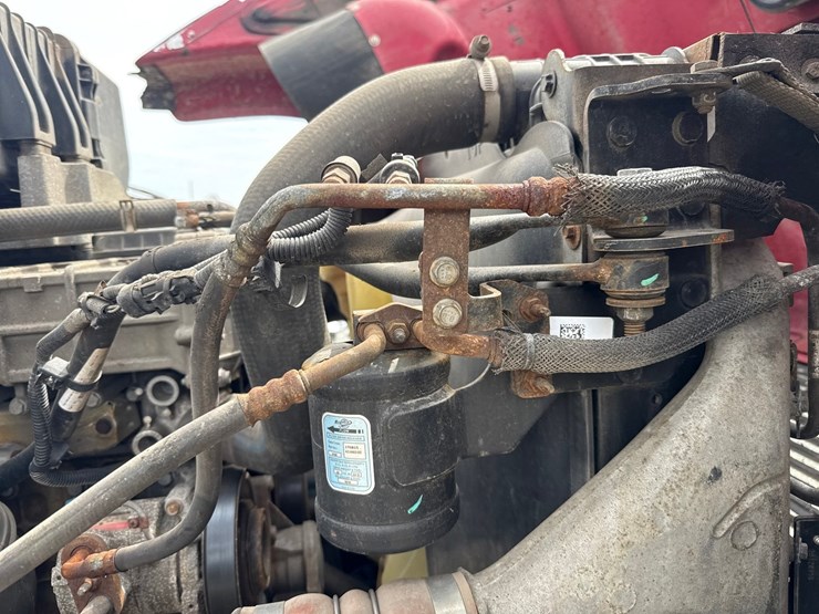 2018-freightliner-122sd-image-22