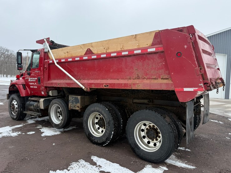 #1052-•-2007-international-7600sfa-tri-axle-dump-truck-image-3