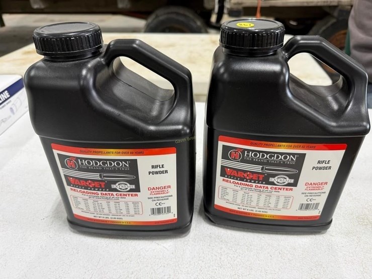 (2)-8lb-hodgdon-varget-rifle-powder-jugs-image-1