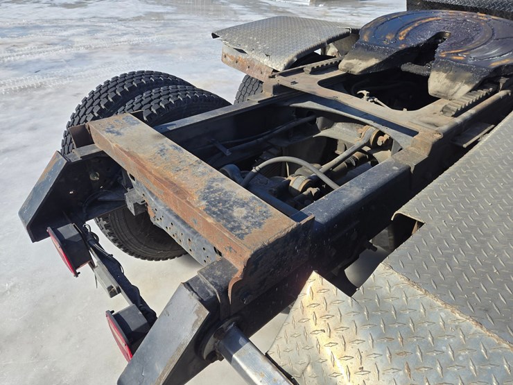 2000-mack-rd688s-image-30