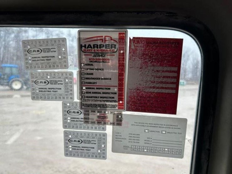 2004-freightliner-fl80-image-13