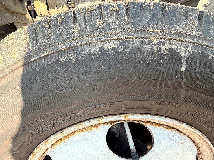 2004-isuzu-npr-image-56