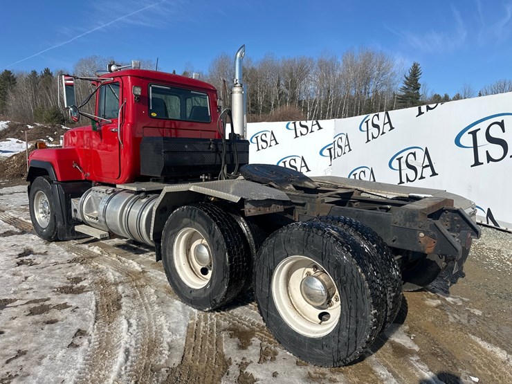 2000-mack-rd688s-image-3