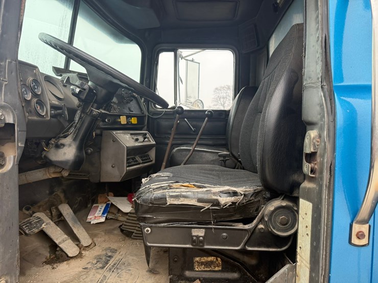 mack-rd686s-image-35