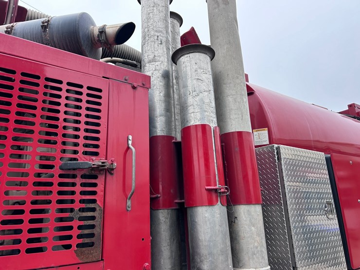 #1690-•-2013-international-7500-6x4-hydro-excavation-truck-image-18