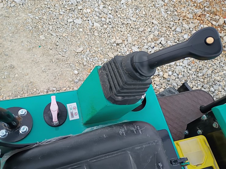 #24164-•-2025-agt-mh12rx-mini-excavator-image-14