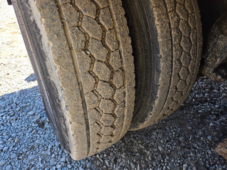 1999-caterpillar-c12-image-110