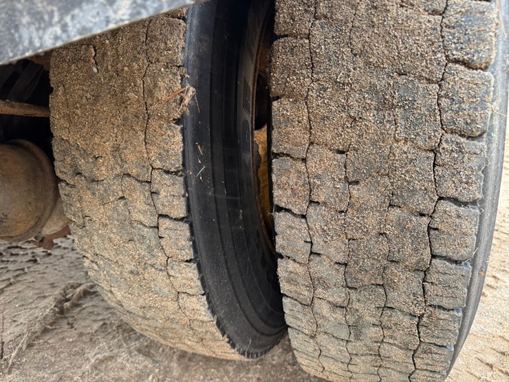 #2168-•-2001-sterling-4x2-snow-plow-truck-image-76