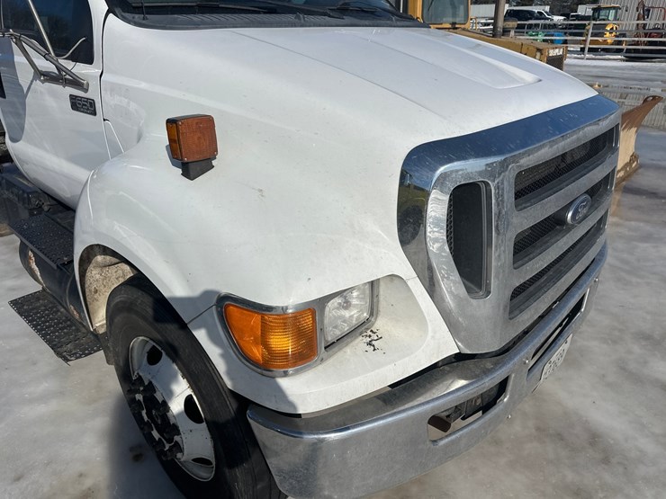 2012-ford-f650-image-10