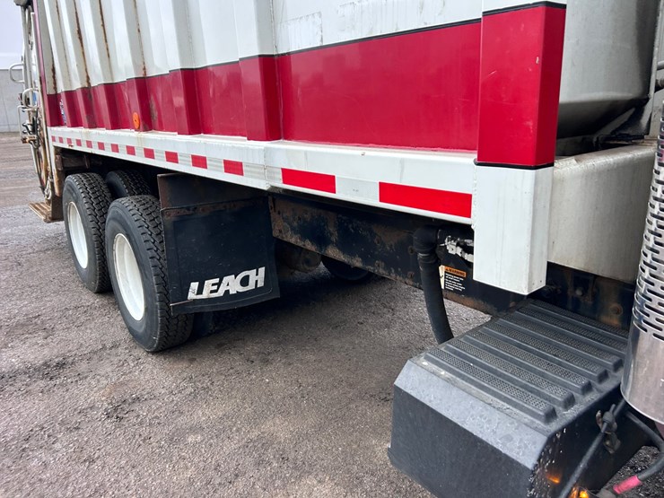 2003-international-7400-image-21