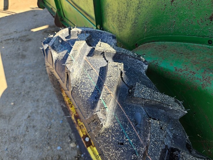 john-deere-7-image-24