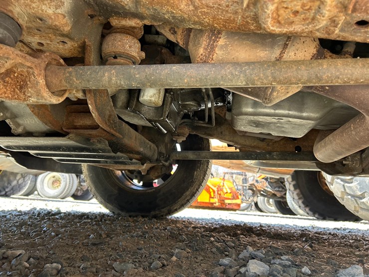 2018-chevrolet-3500-image-40