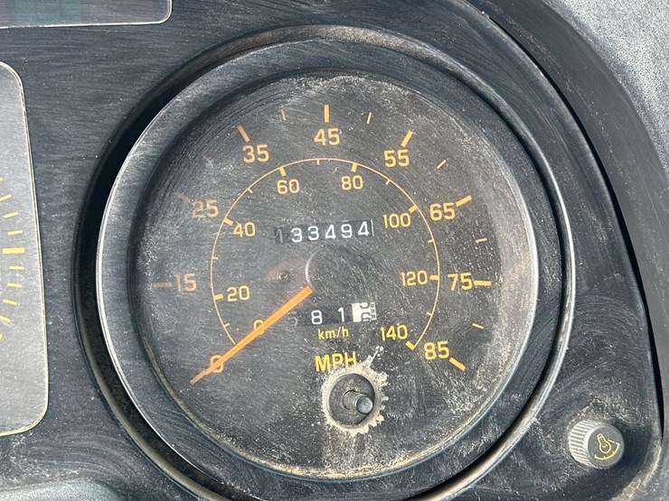 2000-gmc-t6500-image-36