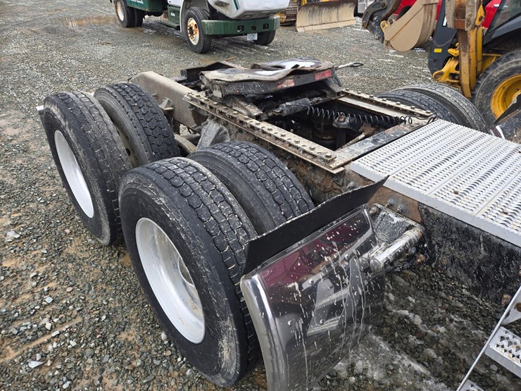 2007-peterbilt-387-image-32