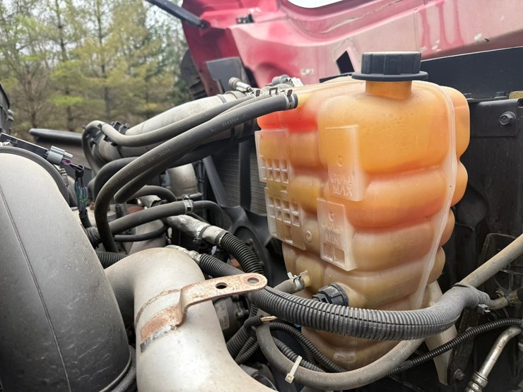 2012-international-7400-image-21