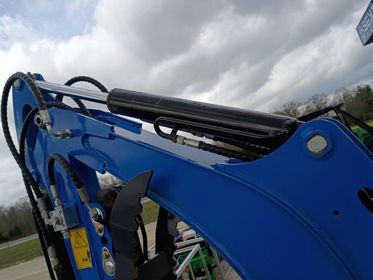 #24168-•-2025-diesel-agt-xz20k-c-mini-excavator-image-28