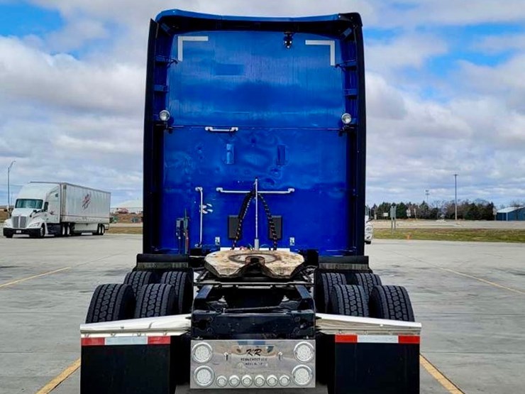 2018-kenworth-t680-image-4