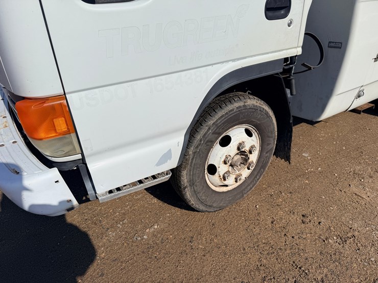 2001-isuzu-npr-image-9