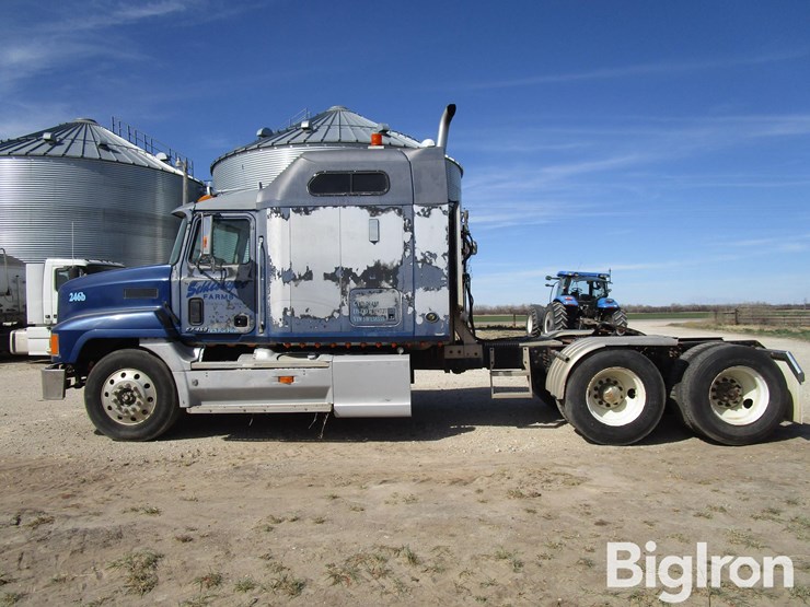 2001-mack-ch613-image-8