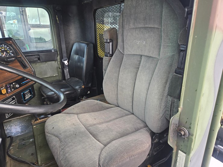 1992-massey-ferguson-8-image-65