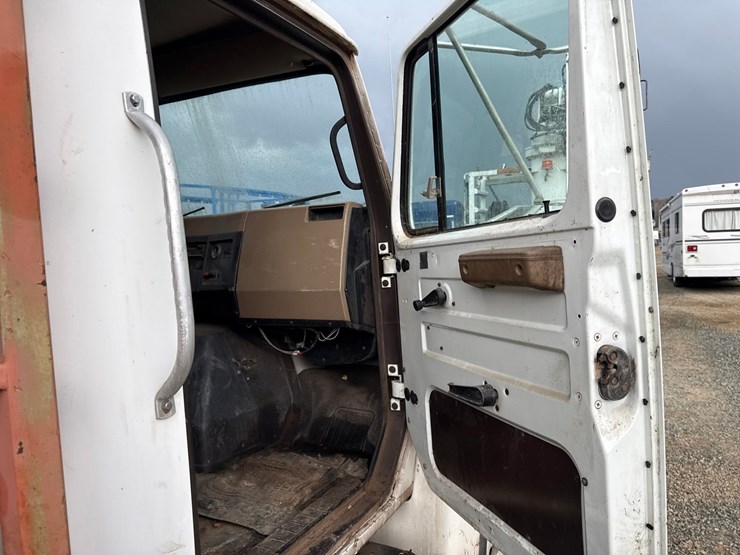 1990-international-4900-image-66