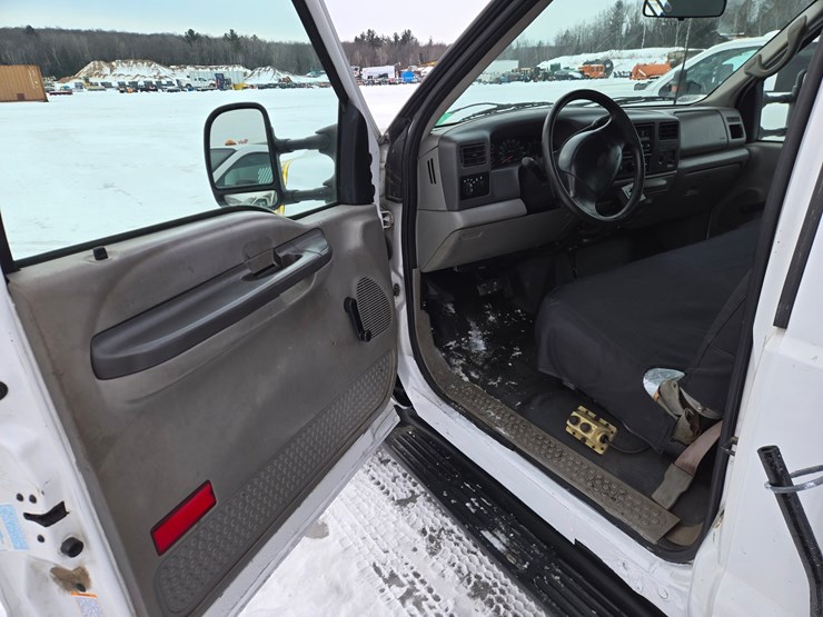 2001-ford-f350-image-47