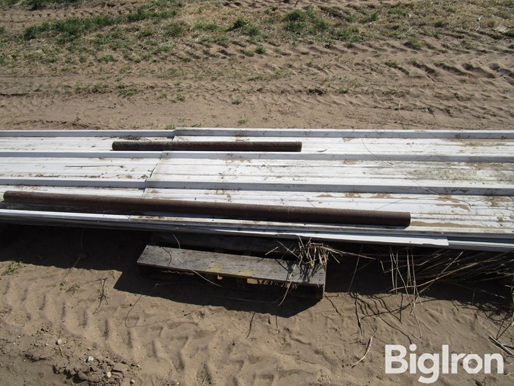 white-sheet-metal-siding-panels-image-7