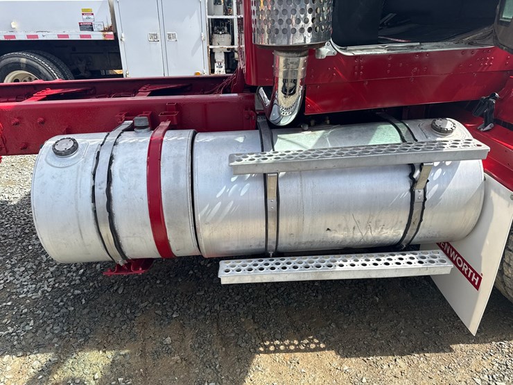 2005-kenworth-t800-image-41