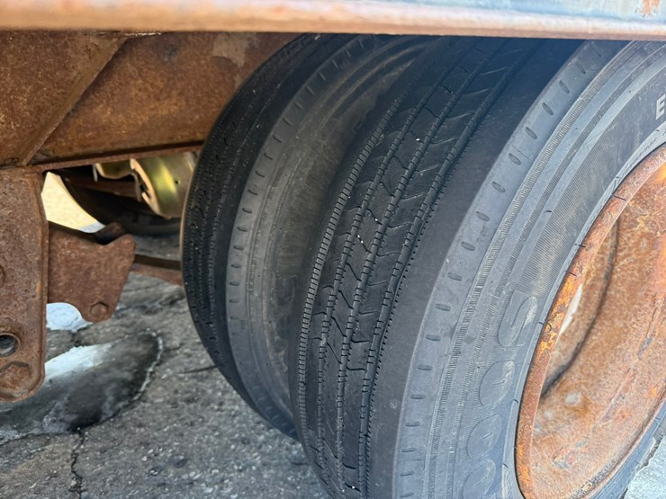 #1099-•-butler-26'-equipment-trailer-image-14