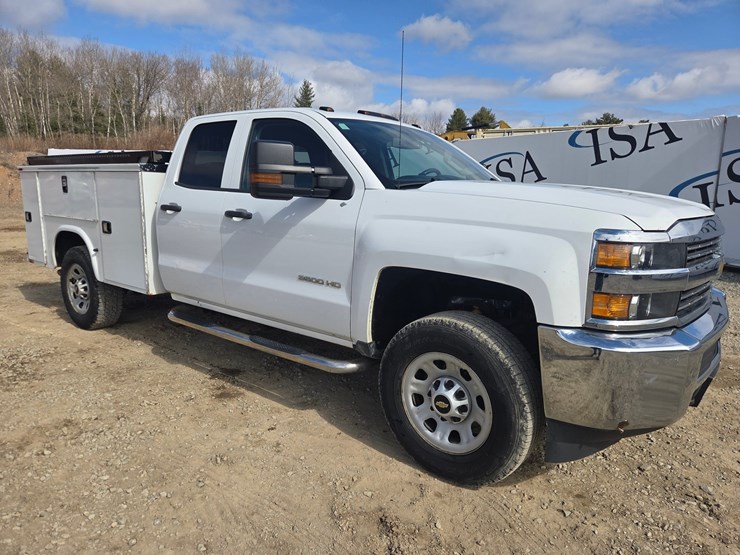 2018-chevrolet-3500-image-7